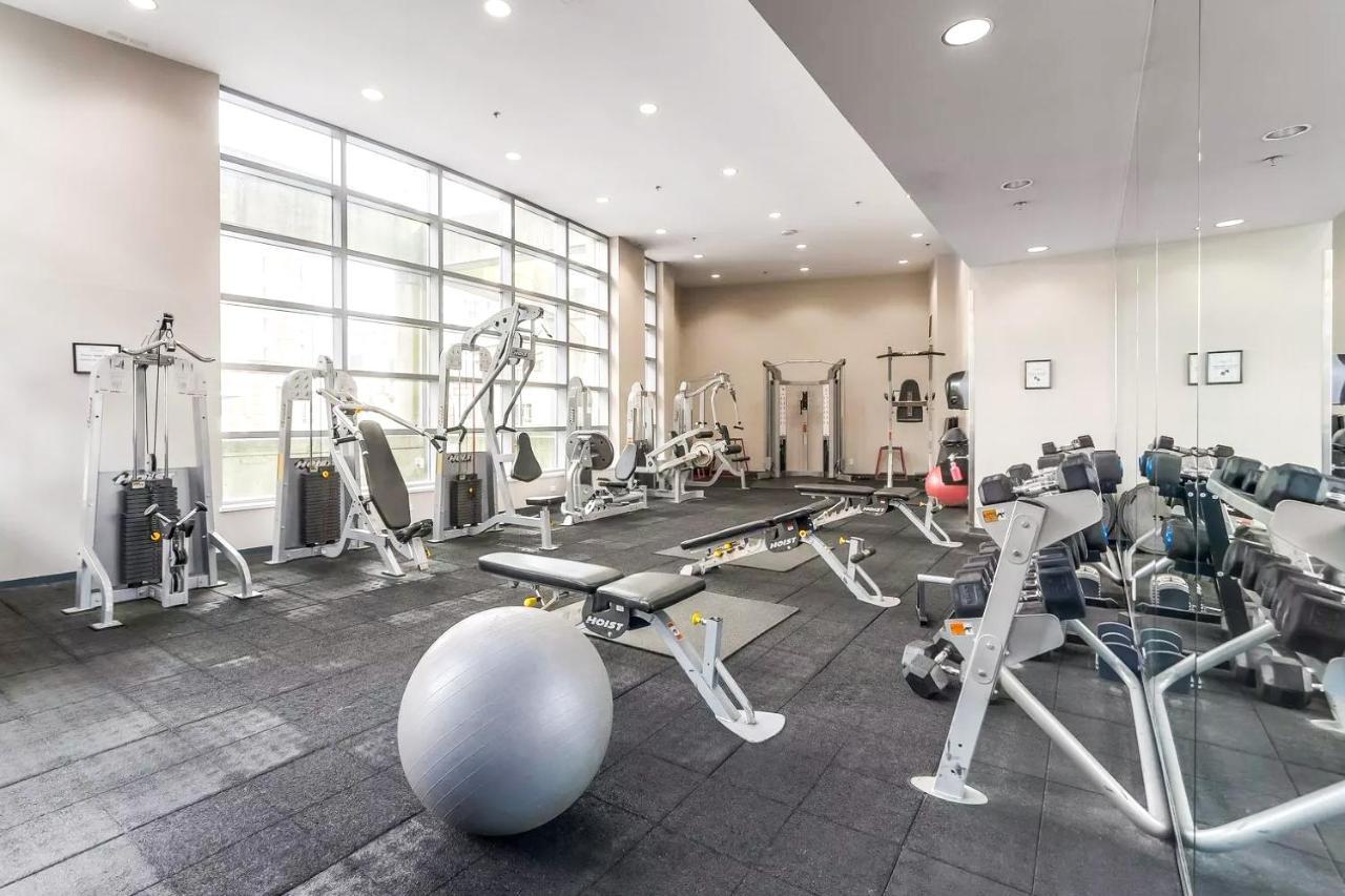 Heart Of Downtown 1 Bd Entire Condo - Pool, Gym, Parking, Office, Ac Vancouver Buitenkant foto
